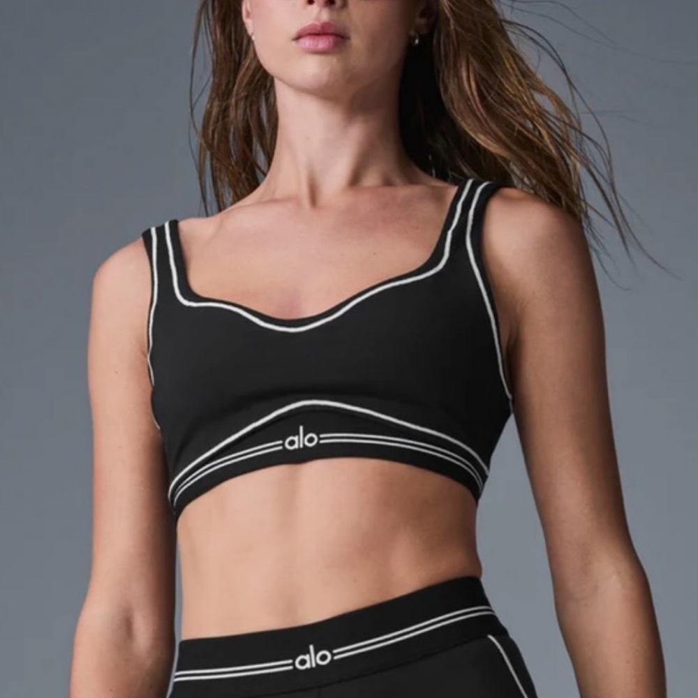 NWT ALO Yoga Airbush Heart Throb Bra in Black/White
